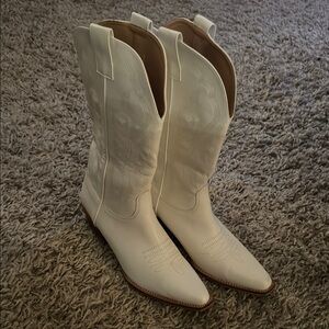 White Leather Heeled Cowboy Boots